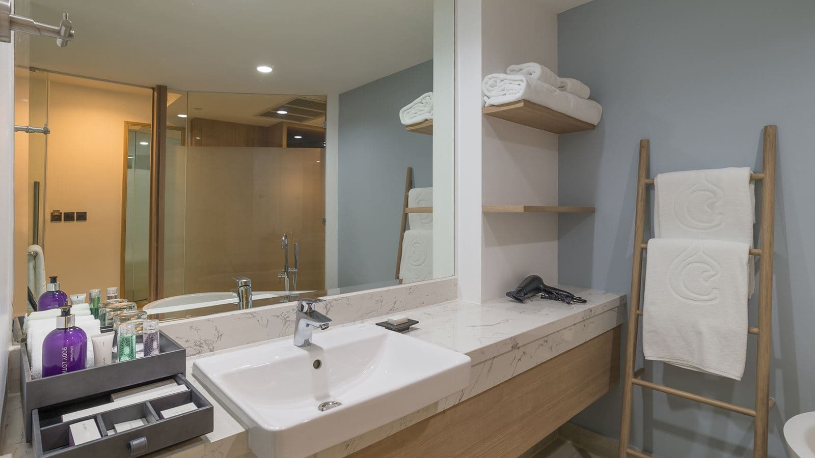 rooms-family-residence-pool-access