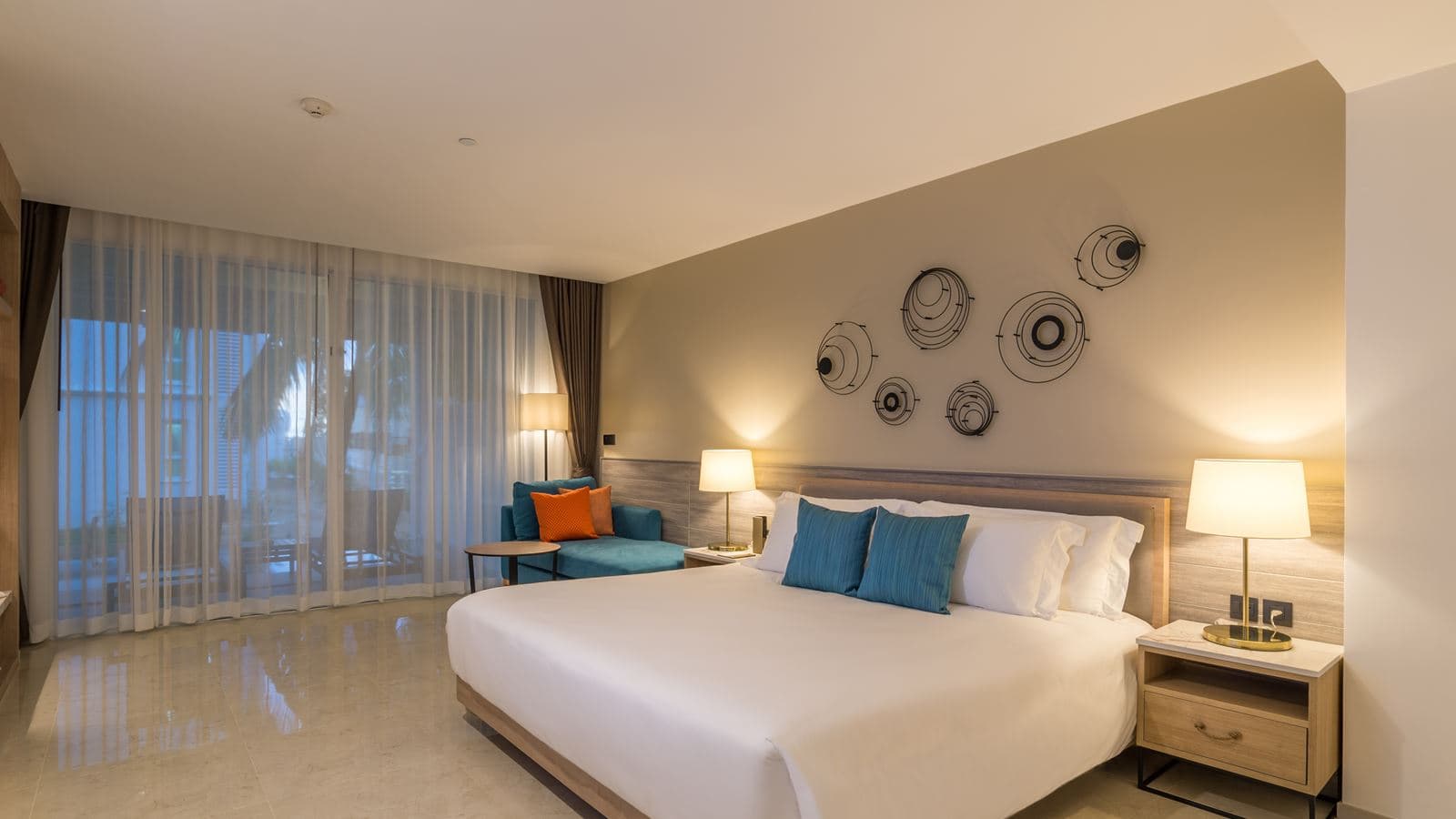 rooms-premium-deluxe-pool-terrace