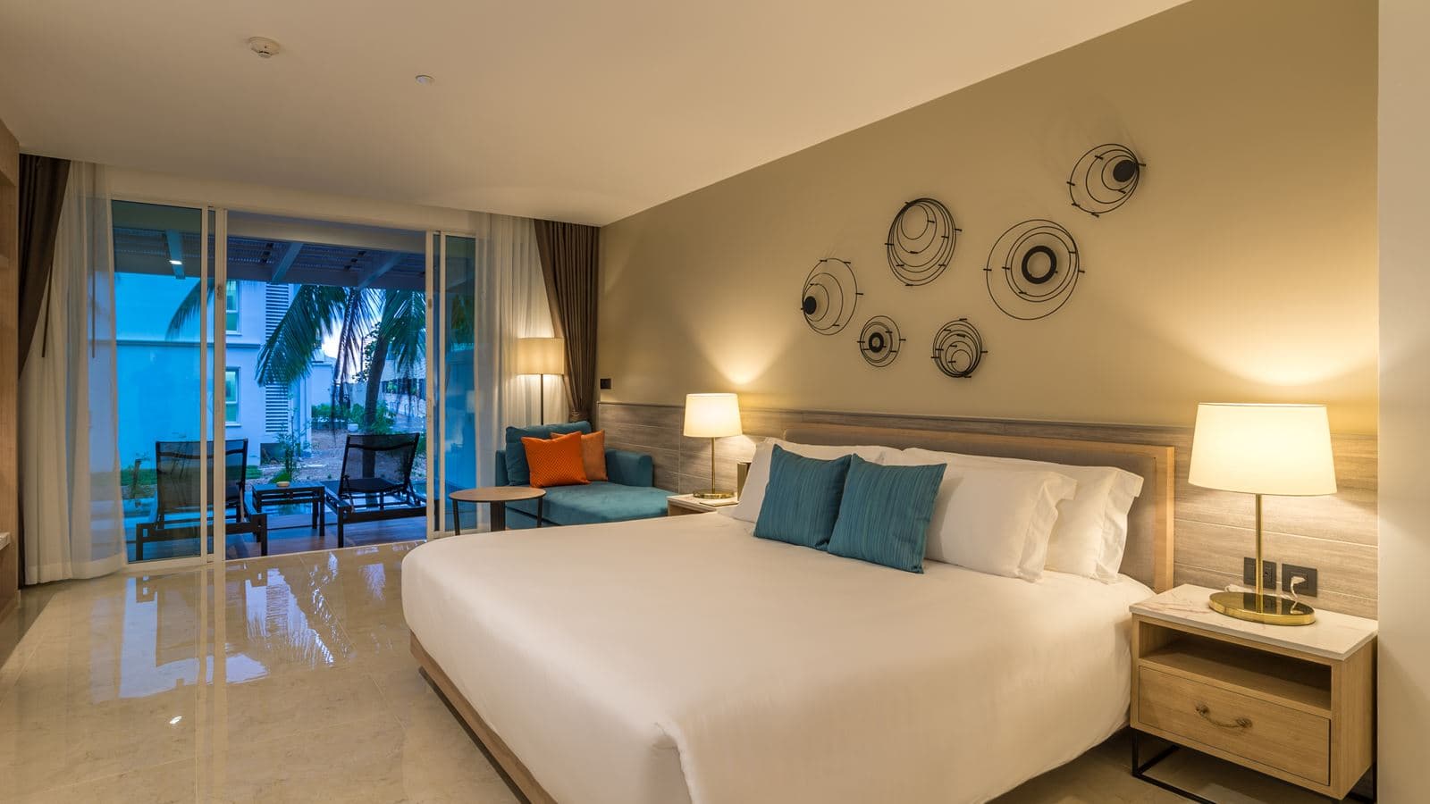 rooms-premium-deluxe-pool-terrace
