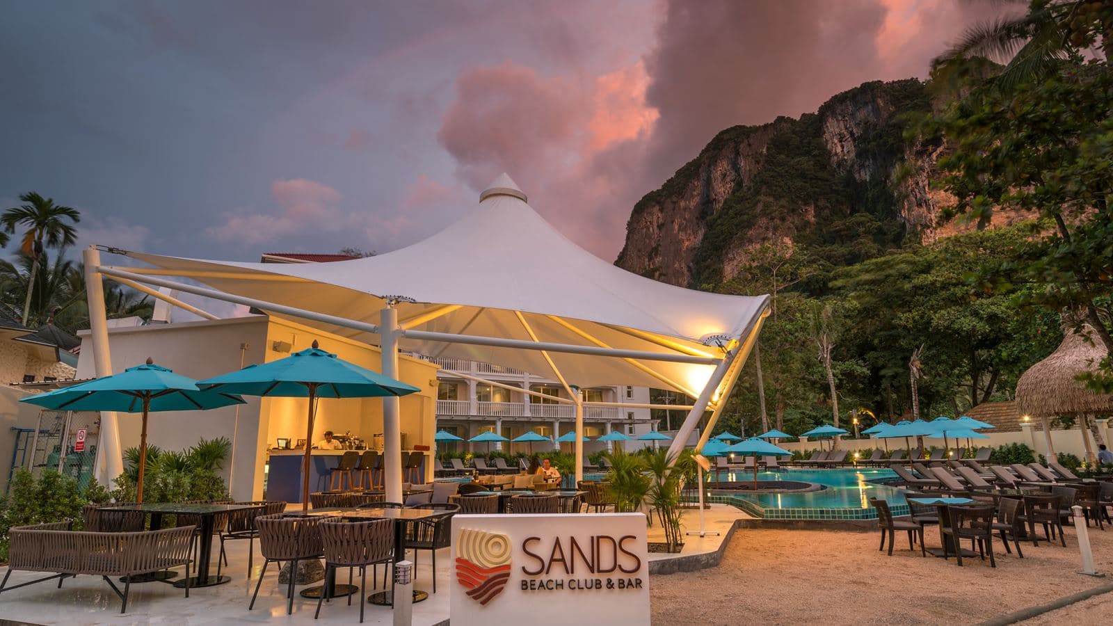 restaurants-sands-beach-club-restaurant-bar