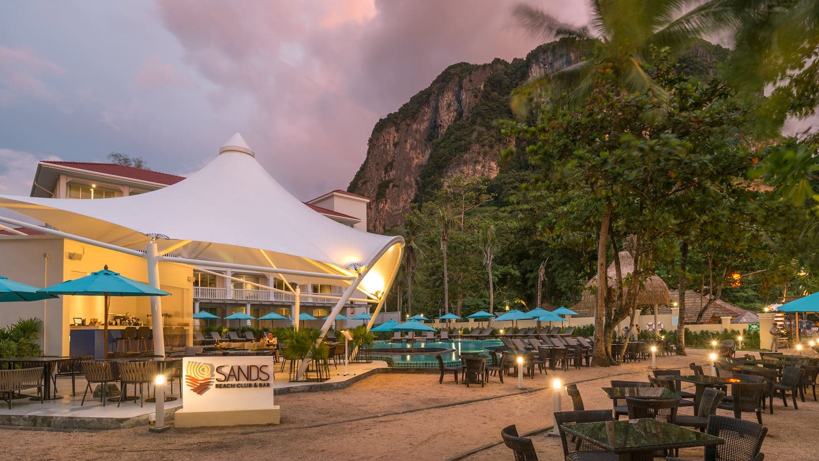 restaurants-sands-beach-club-restaurant-bar