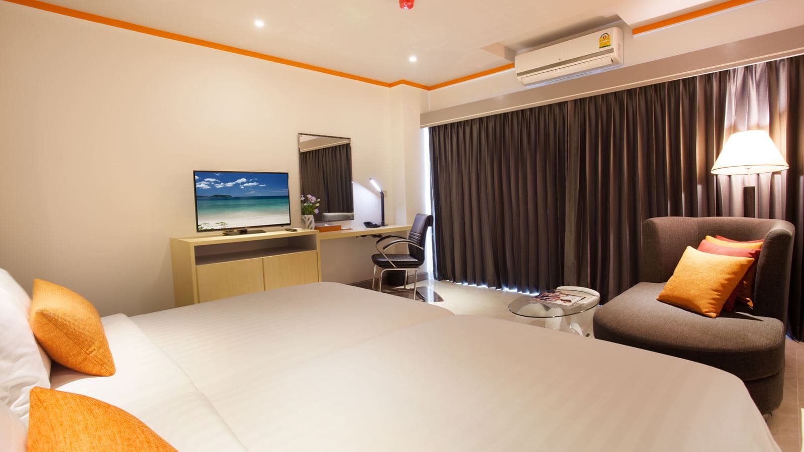rooms-deluxe-room
