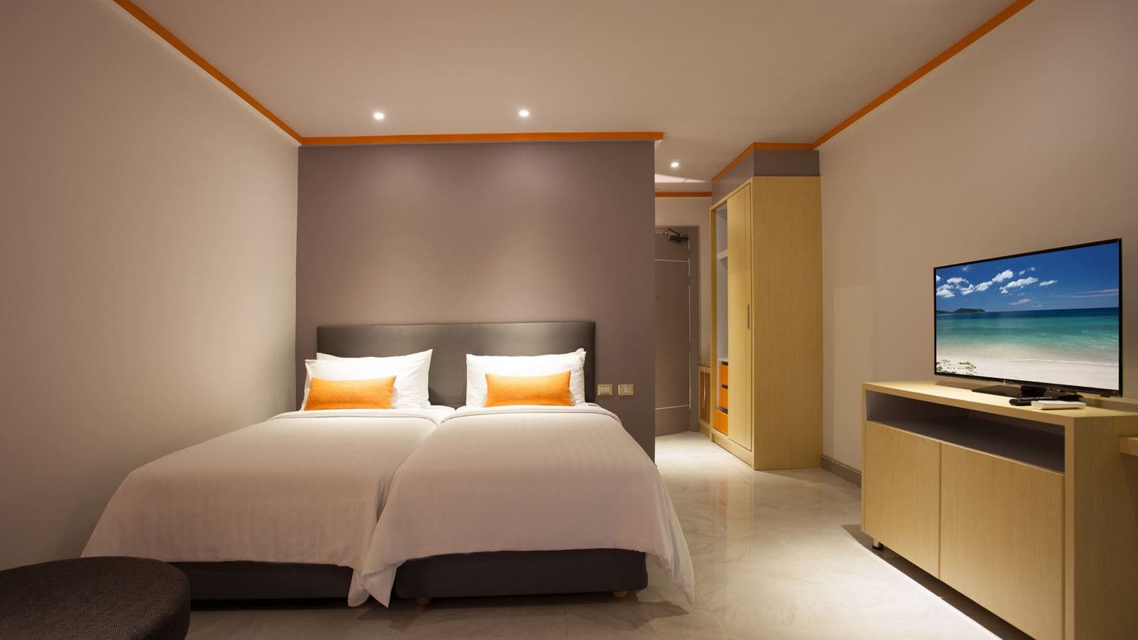 rooms-deluxe-room