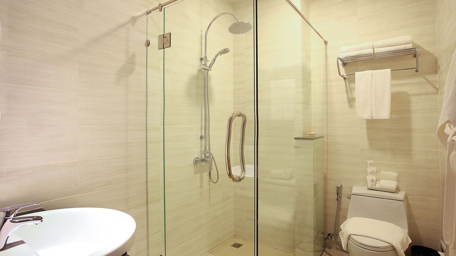 rooms-deluxe-room