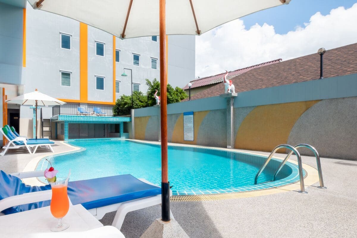 pools-outdoor-pool