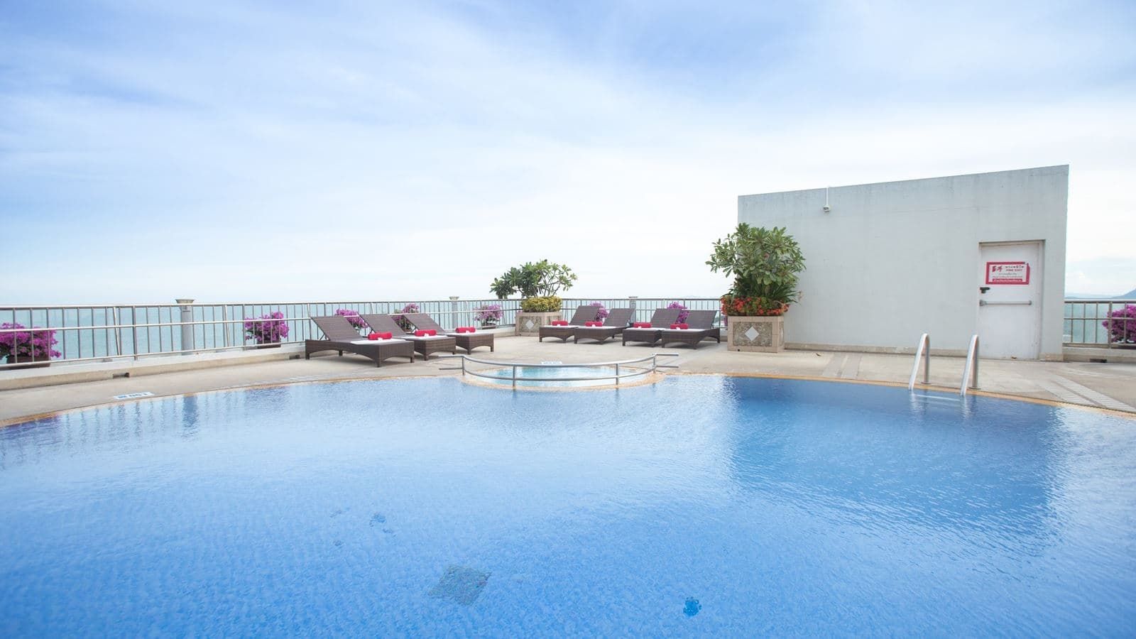 pools-outdoor-pool