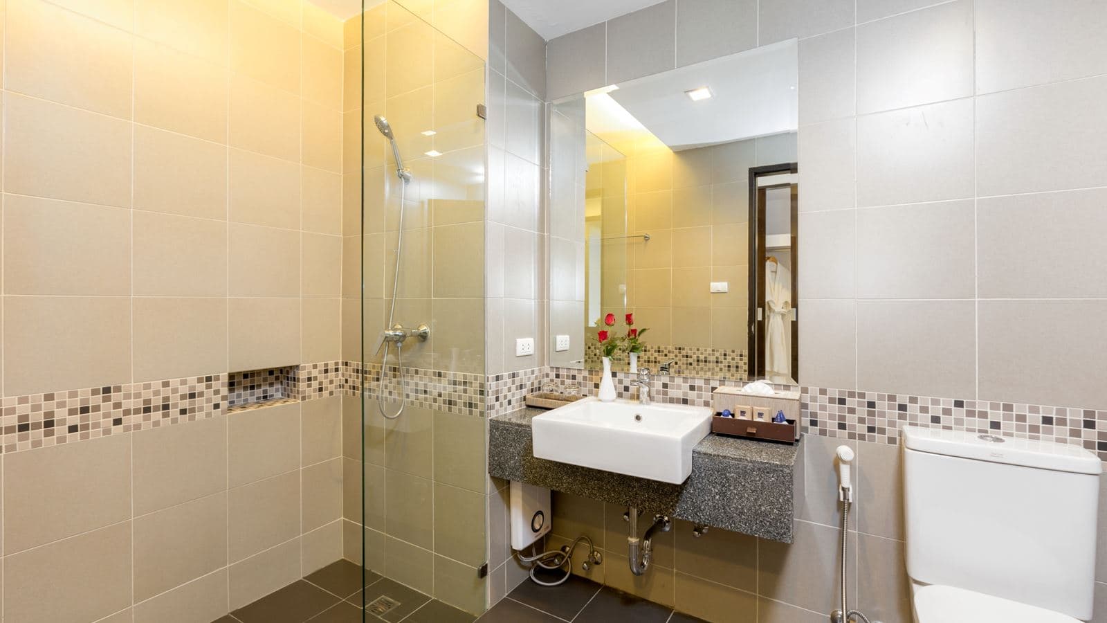 rooms-one-bedroom-suite-pool-access