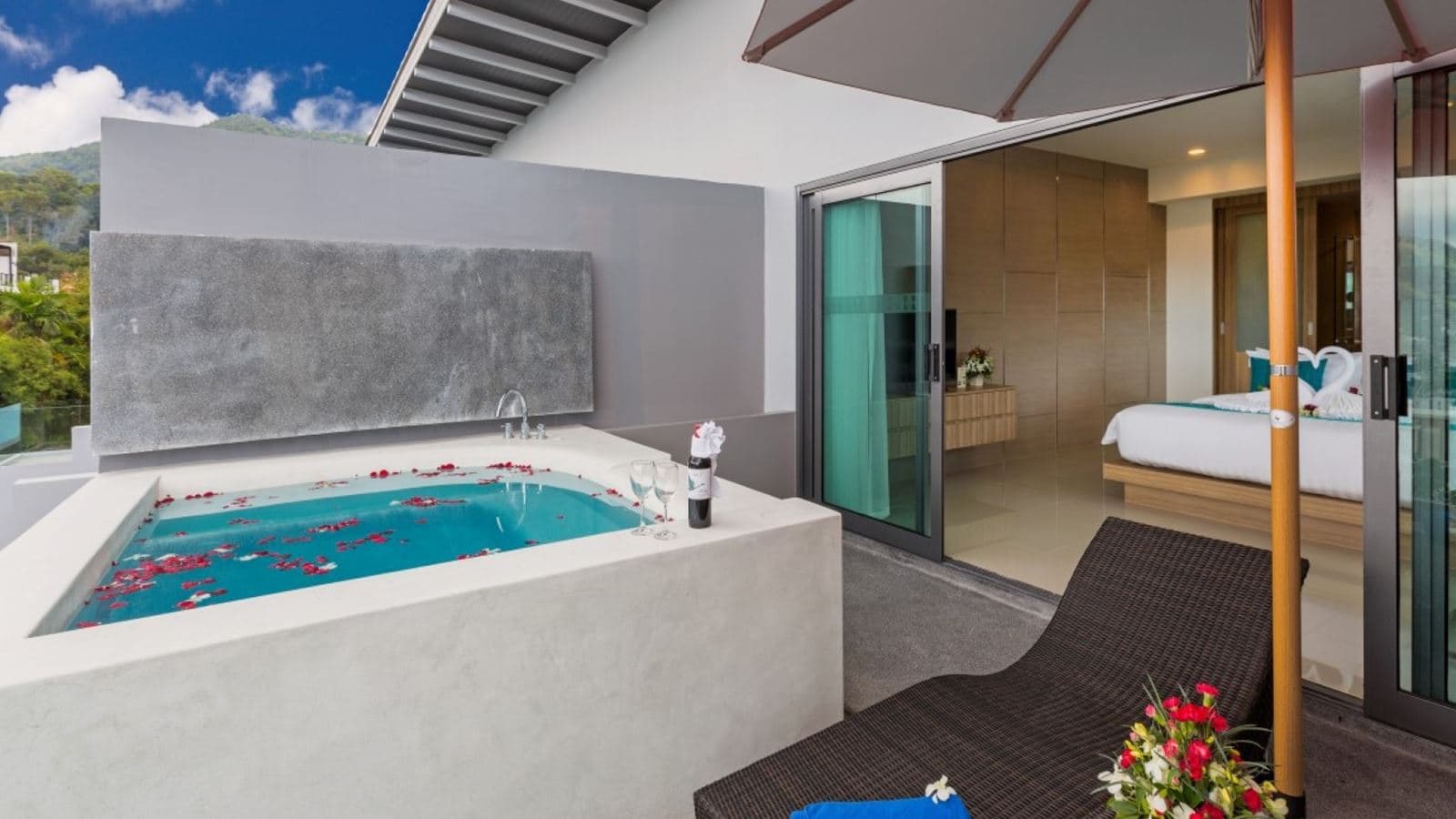 rooms-premier-suite-jacuzzi