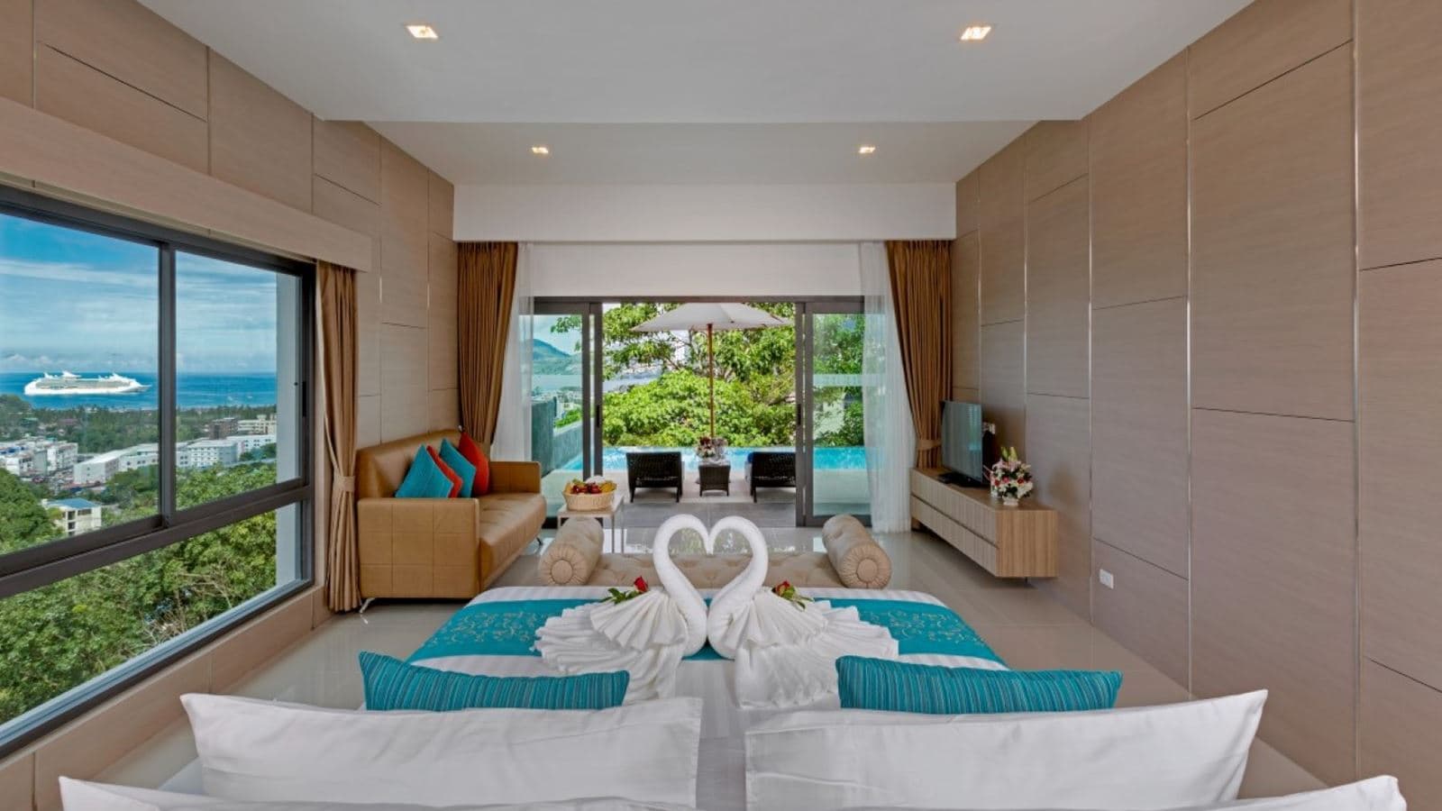 rooms-premier-suite-pool-access