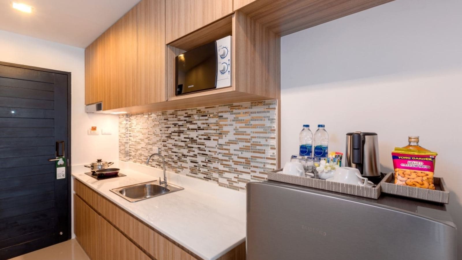 rooms-premier-suite-pool-access