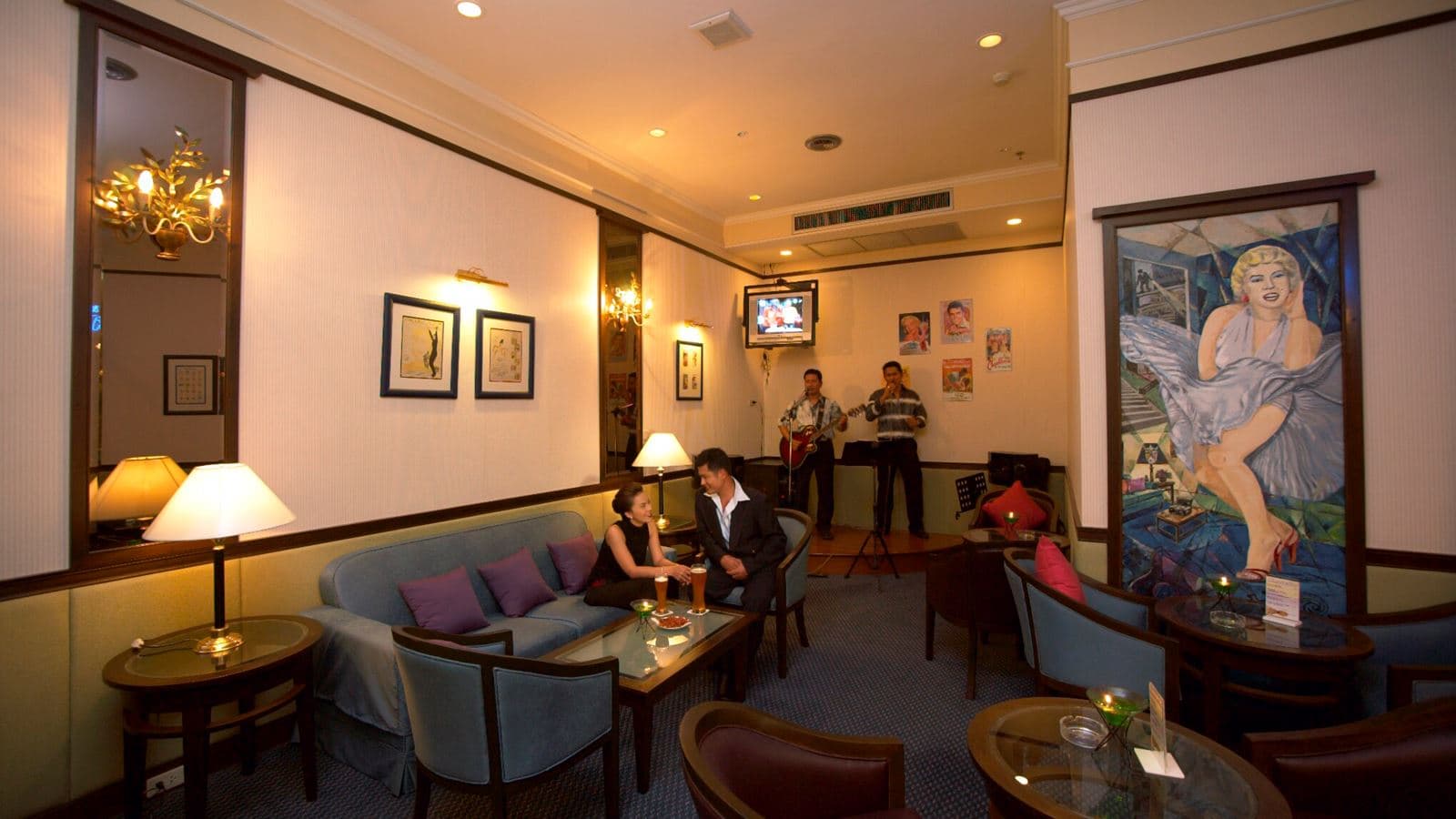 bars-corner-bar