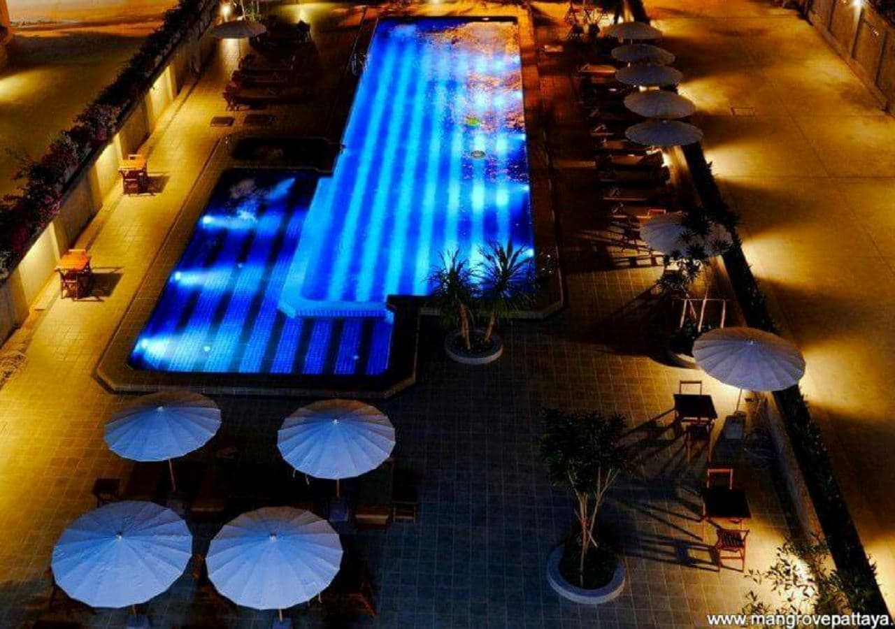 pools-outdoor-pool