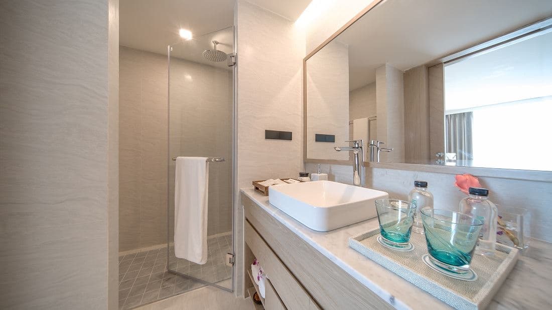 rooms-deluxe-room