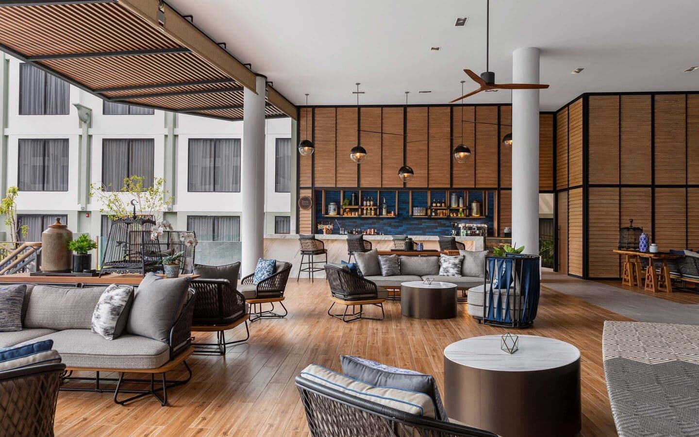 bars-lobbys-bar