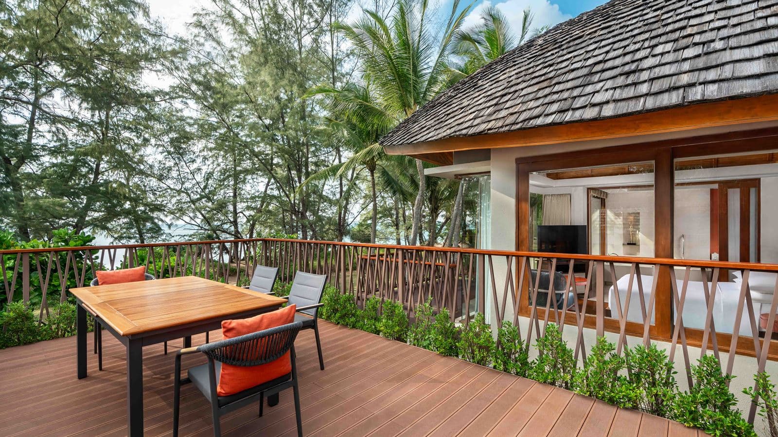 rooms-duplex-oceanfront-villa--three-bedrooms