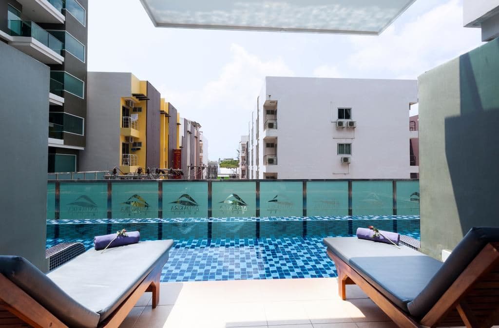 rooms-deluxe-pool-access