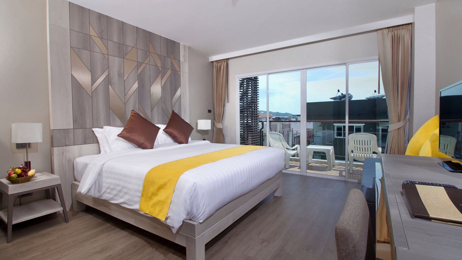 rooms-deluxe-room