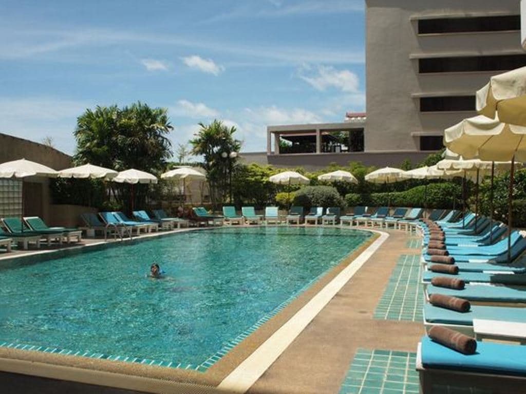 pools-outdoor-pool