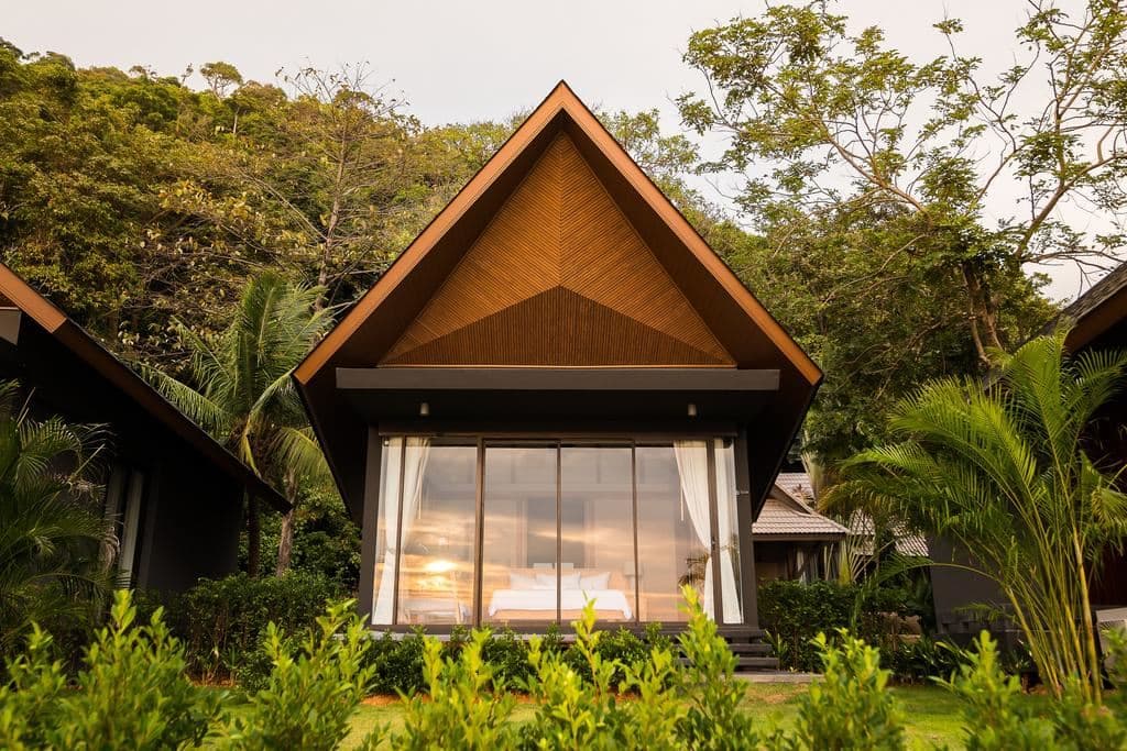 rooms-paradise-beachfront-villa