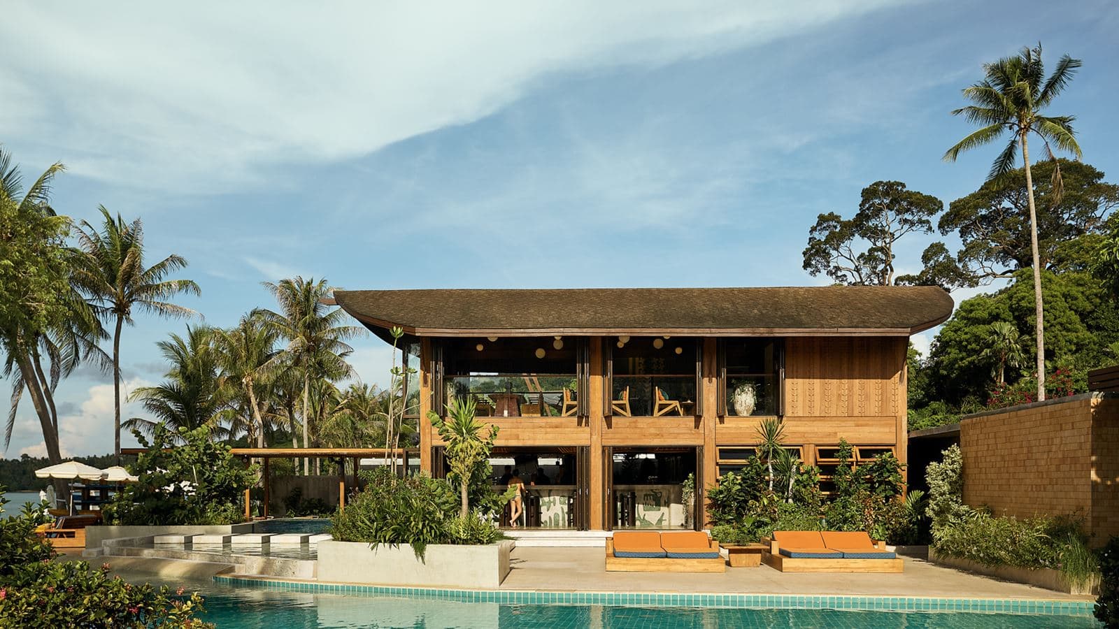restaurants-laku-beach-club