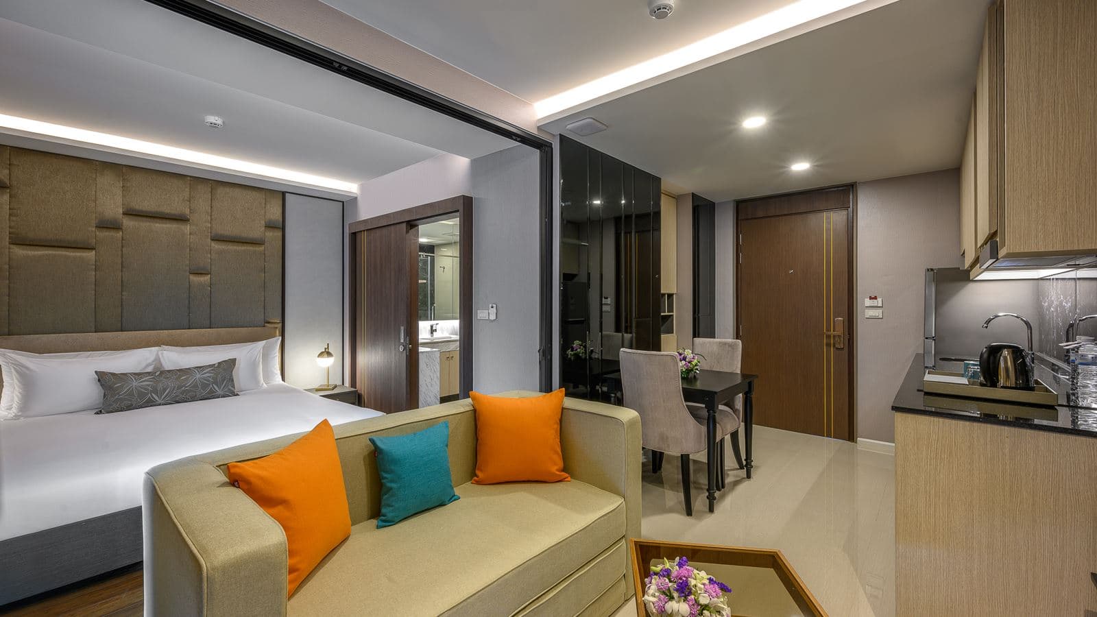 rooms-deluxe-room