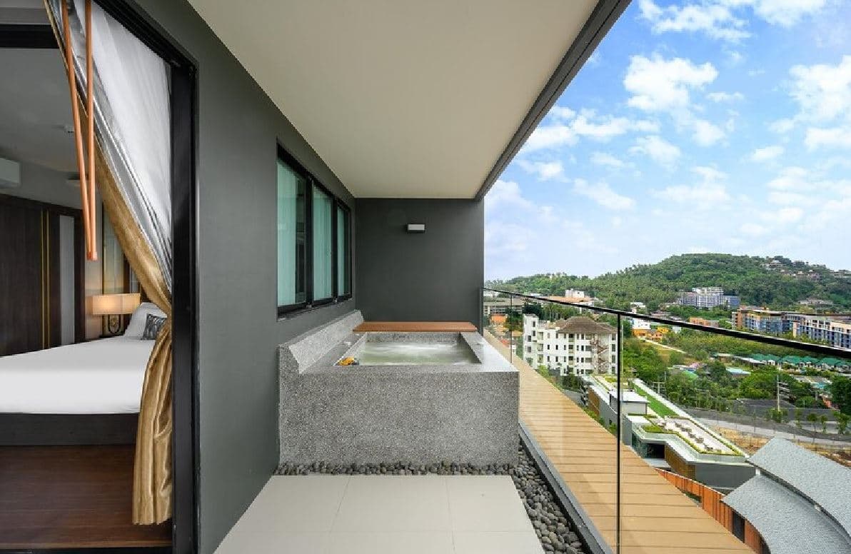 rooms-grande-3-bedroom-suite-ocean-view-with-jacuzzi