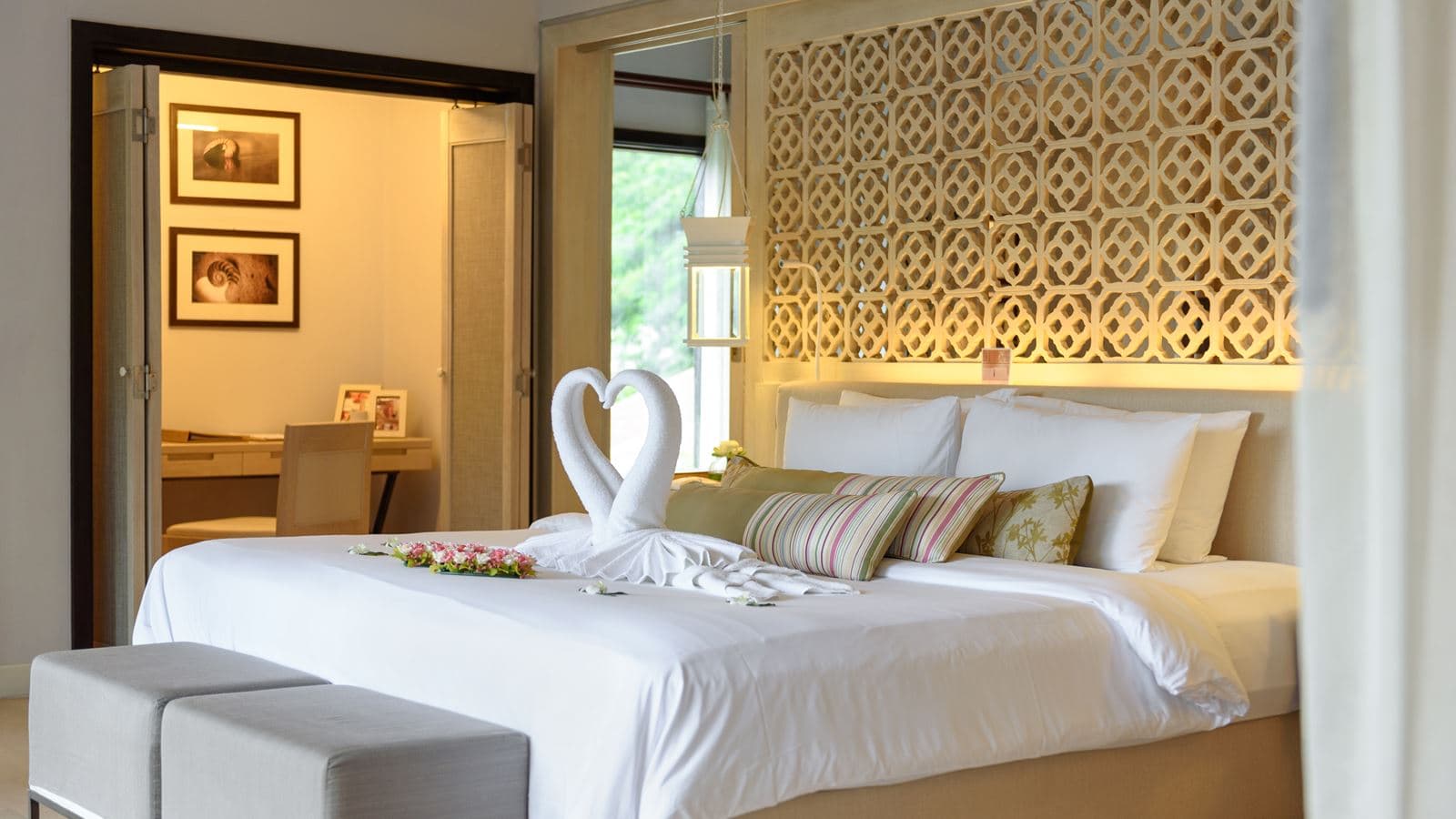 rooms-pool-villa
