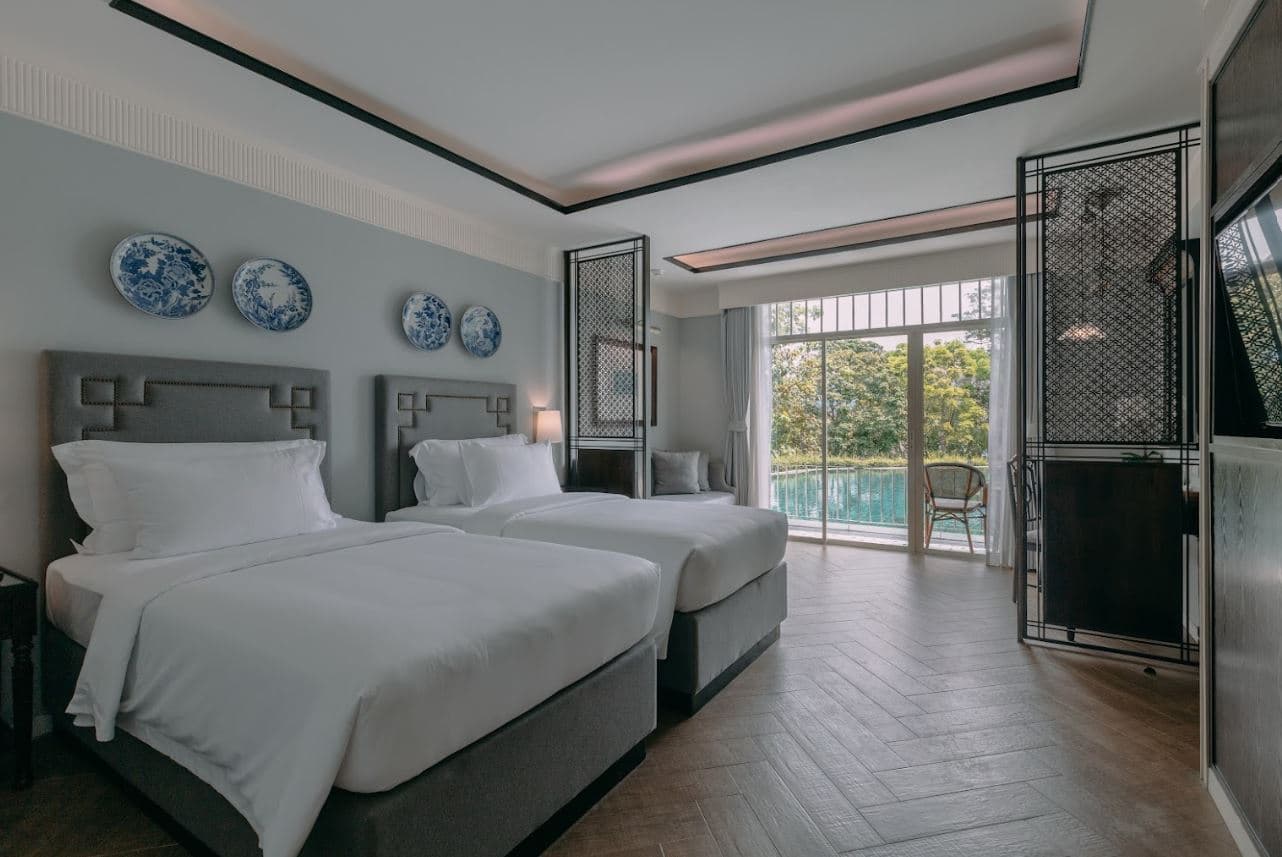 rooms-deluxe-pool-access
