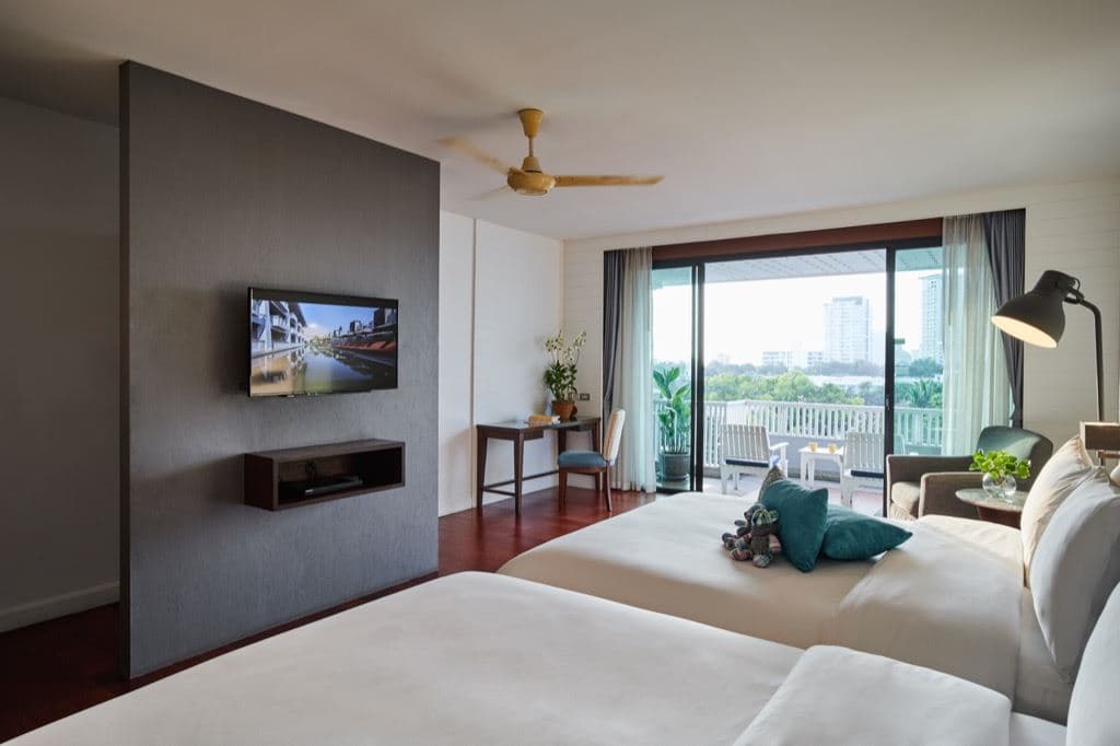 rooms-mini-suite-sea--horizon-balcony