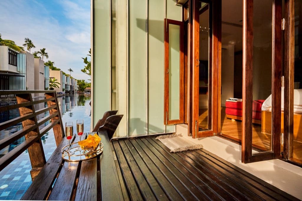 rooms-pool-access-lazzzzz-suite