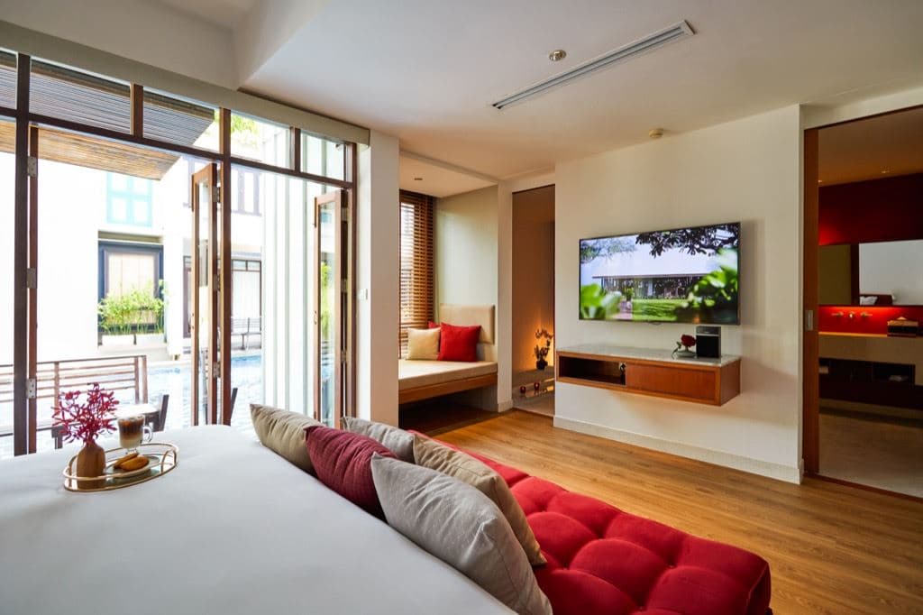 rooms-pool-access-lazzzzz-suite-with-zluxe-club