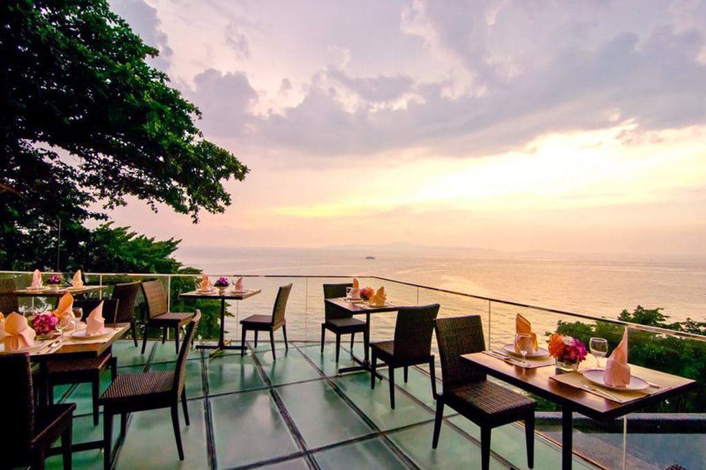 restaurants-larn-thong--authentic-thai-traditions