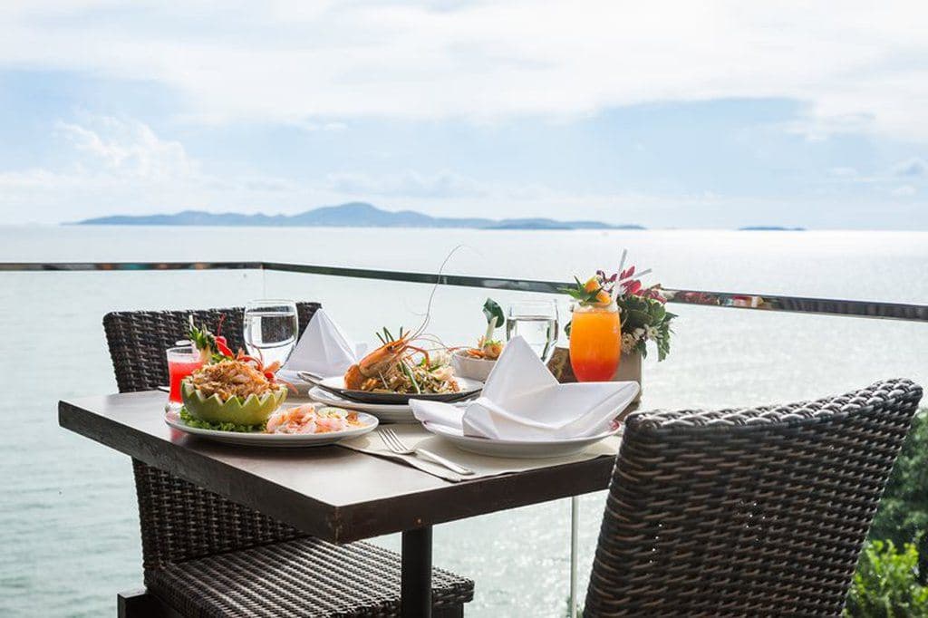 restaurants-larn-thong--authentic-thai-traditions