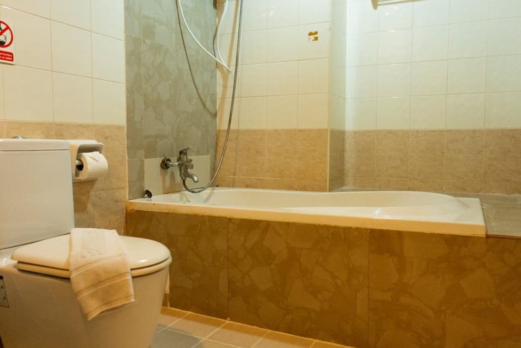 rooms-deluxe-room
