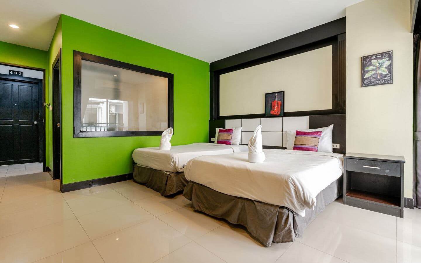 rooms-superior-room