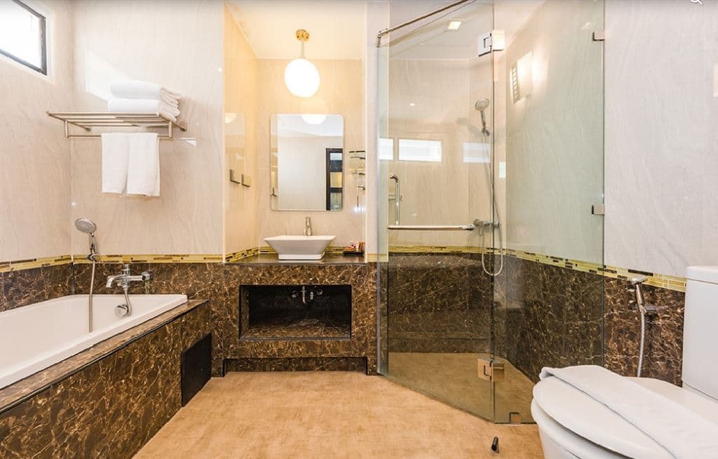 rooms-deluxe-room