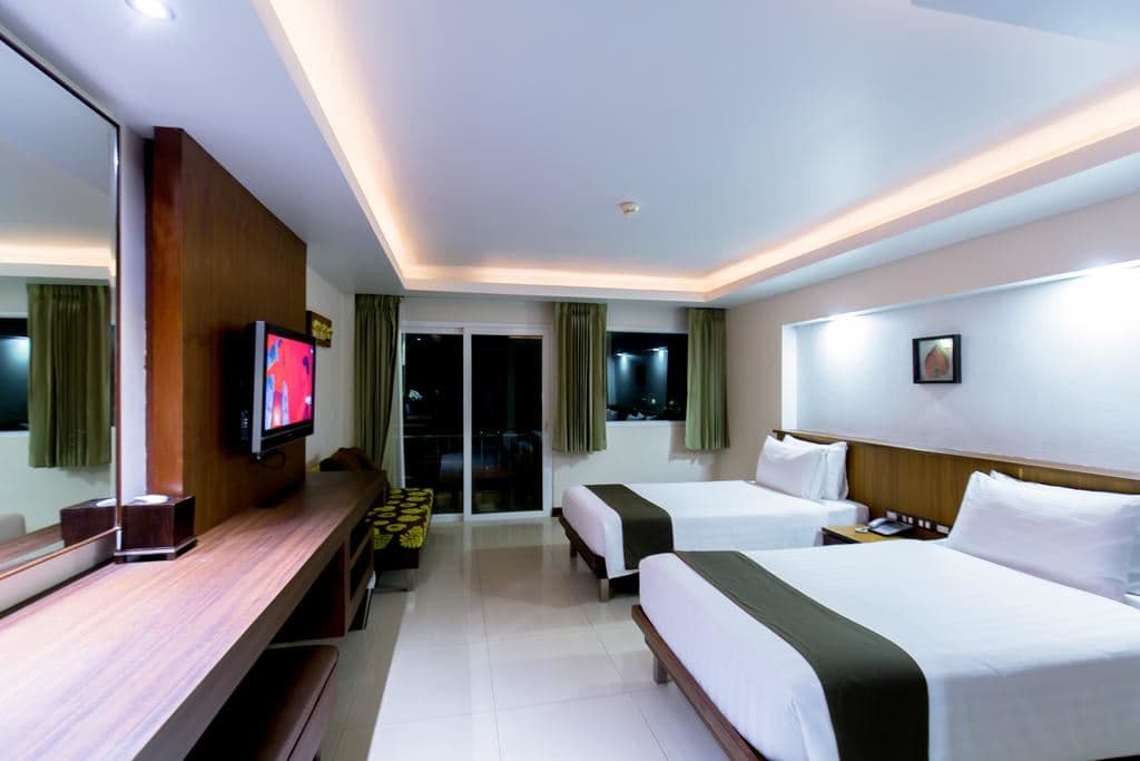 rooms-deluxe-room