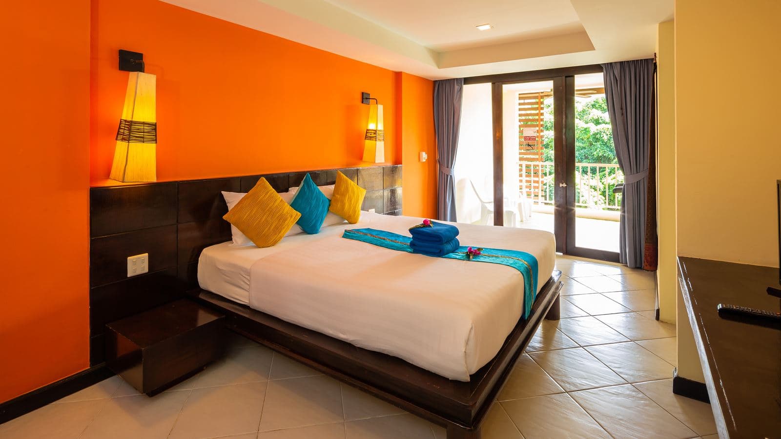 rooms-deluxe-room