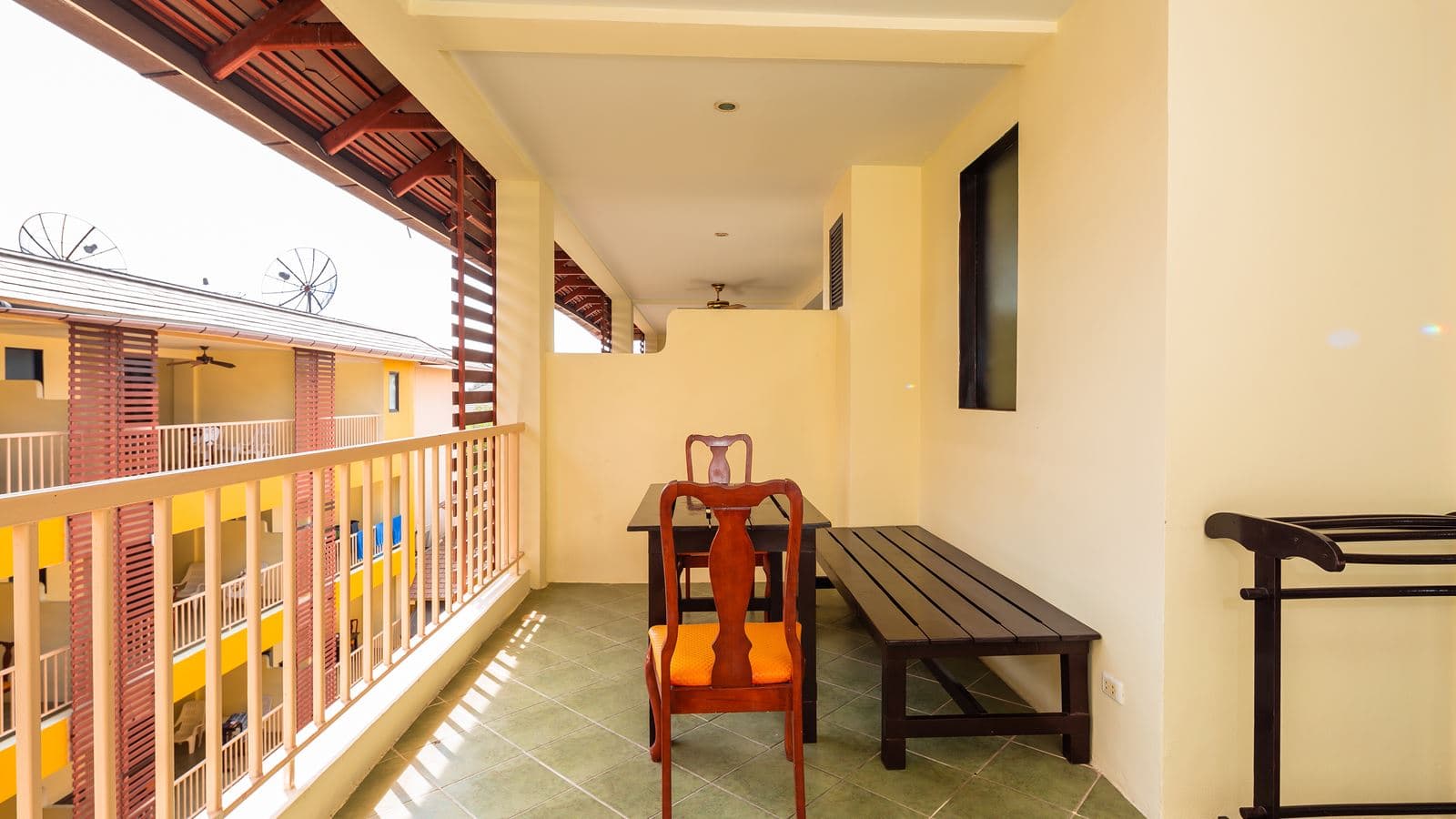 rooms-deluxe-room