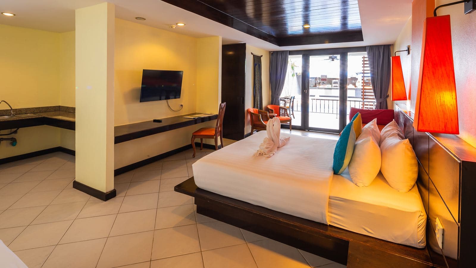 rooms-deluxe-room-pool-access