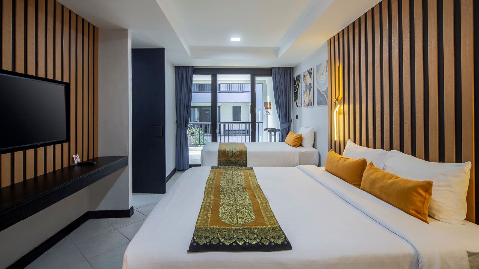 rooms-deluxe-room