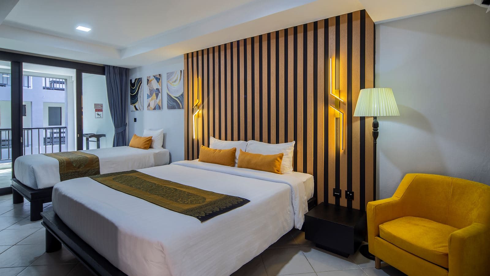 rooms-deluxe-room