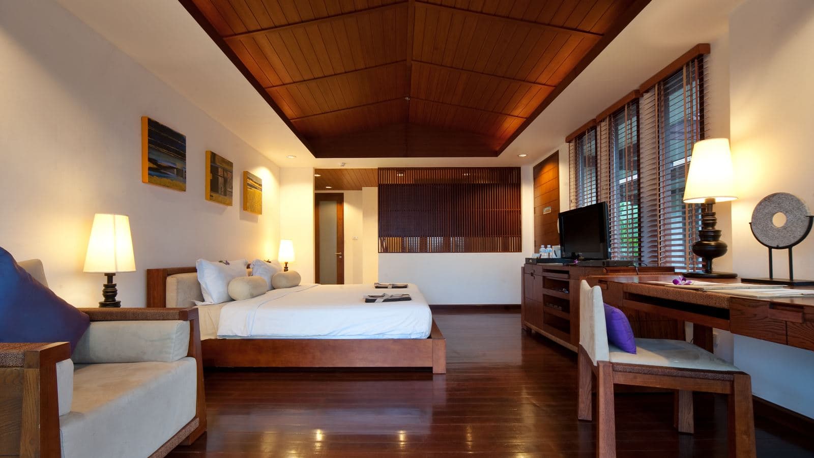 rooms-deluxe-room