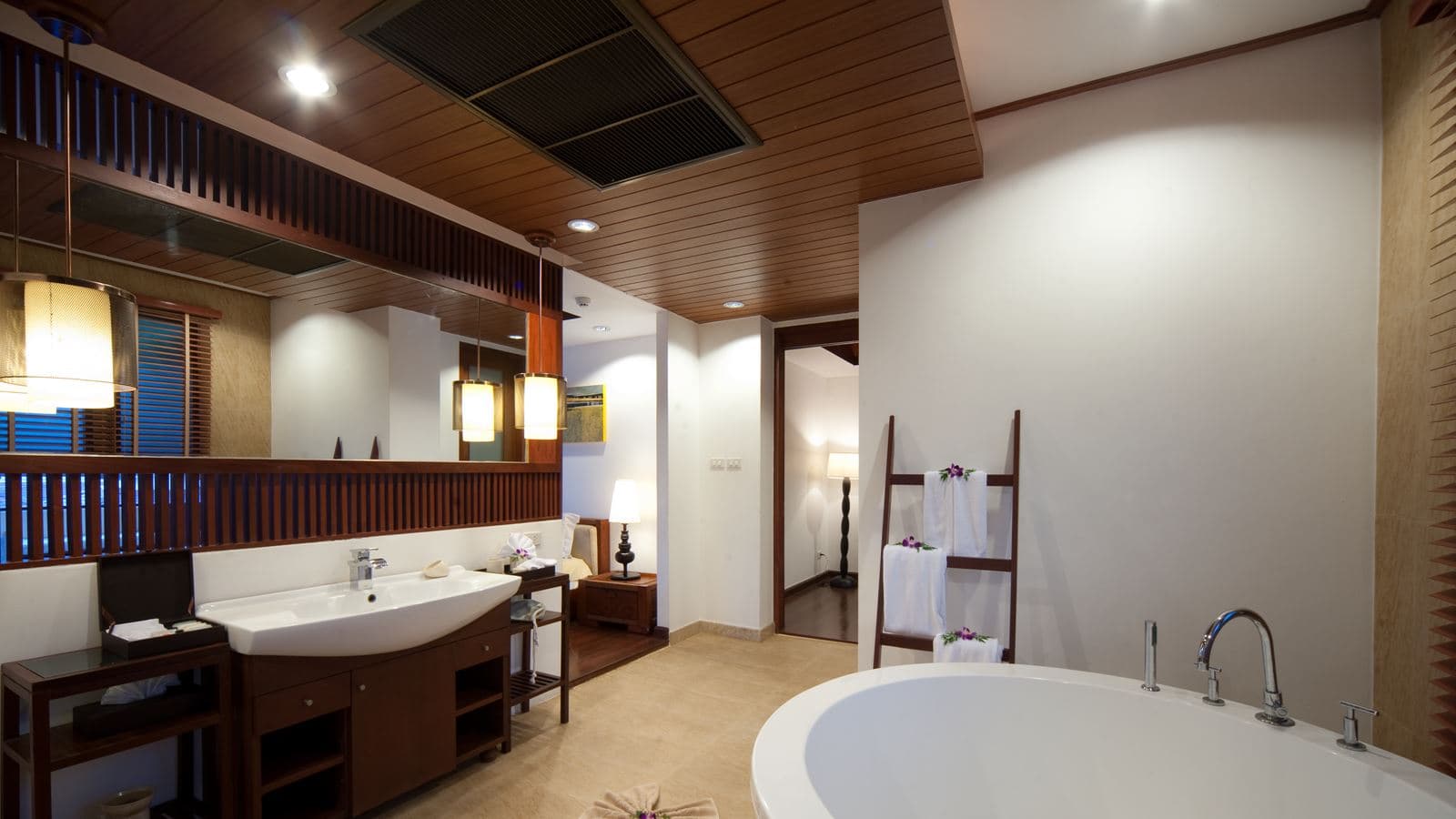 rooms-deluxe-room