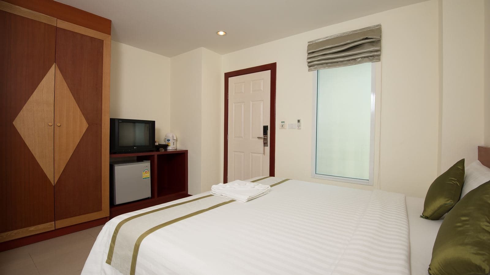 rooms-standard-room