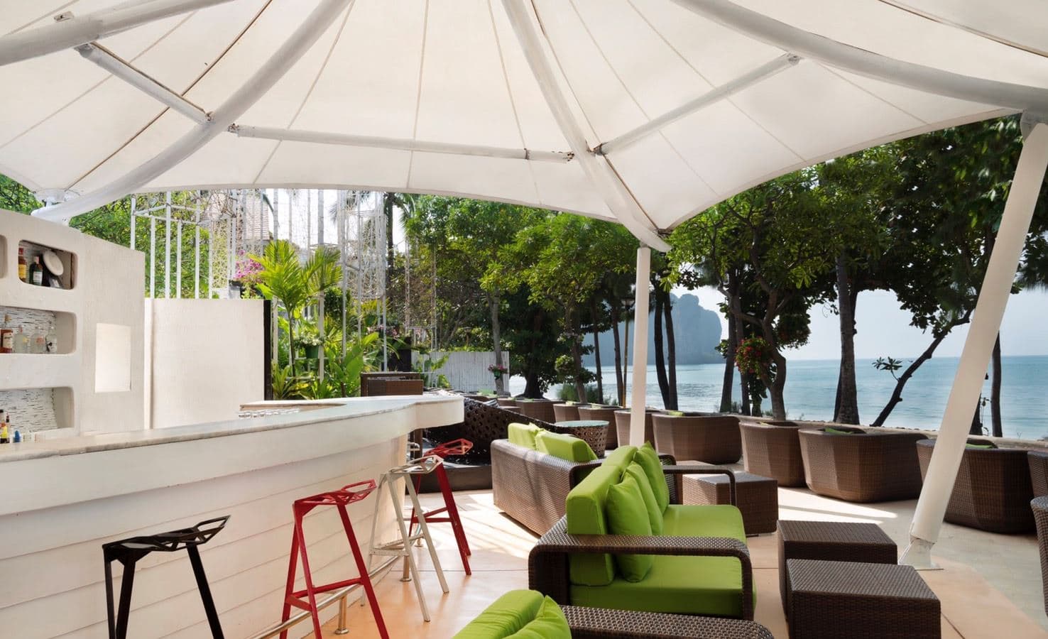 bars-beach-bar