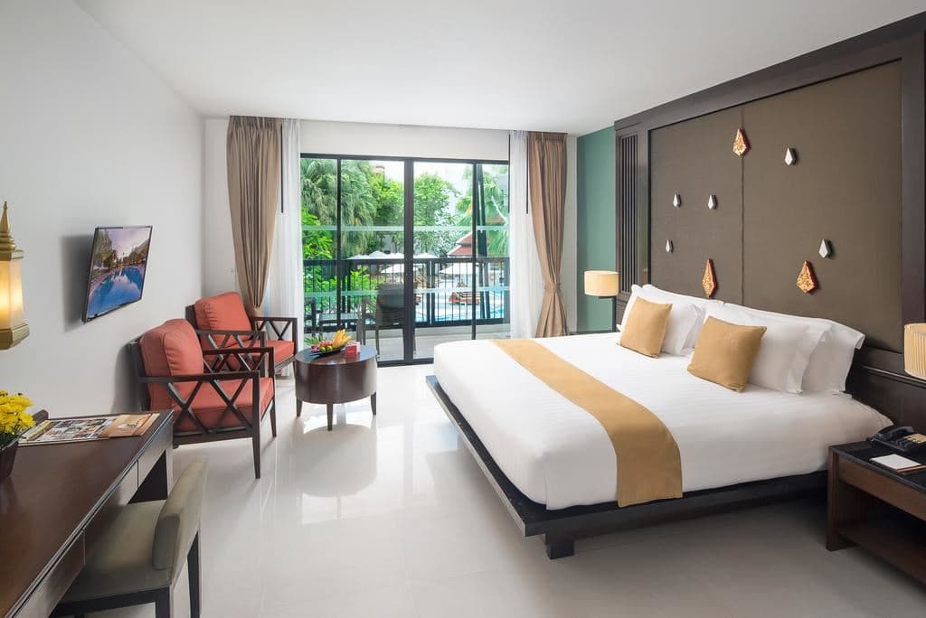 rooms-deluxe-pool-view