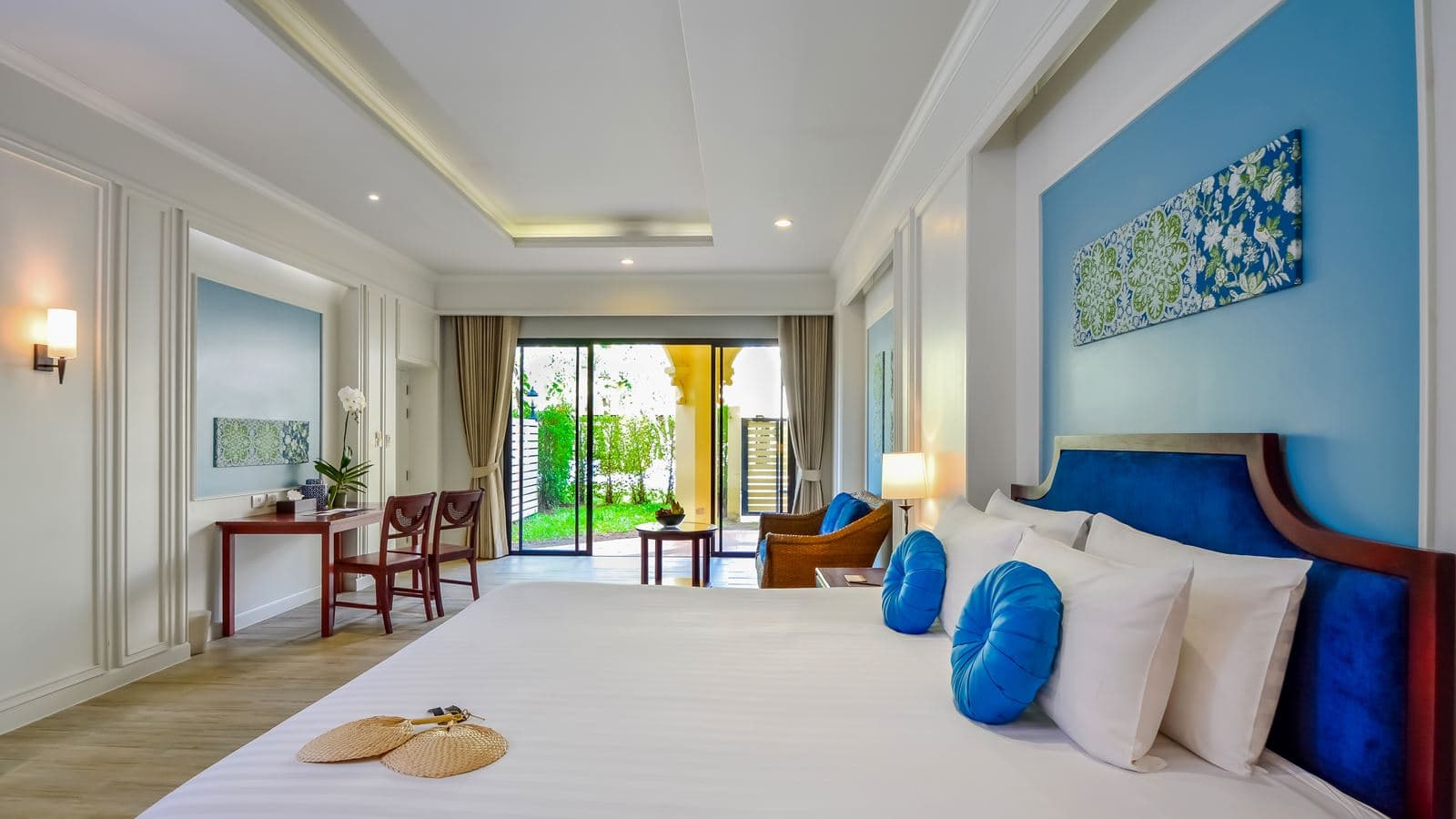 rooms-deluxe-garden-room