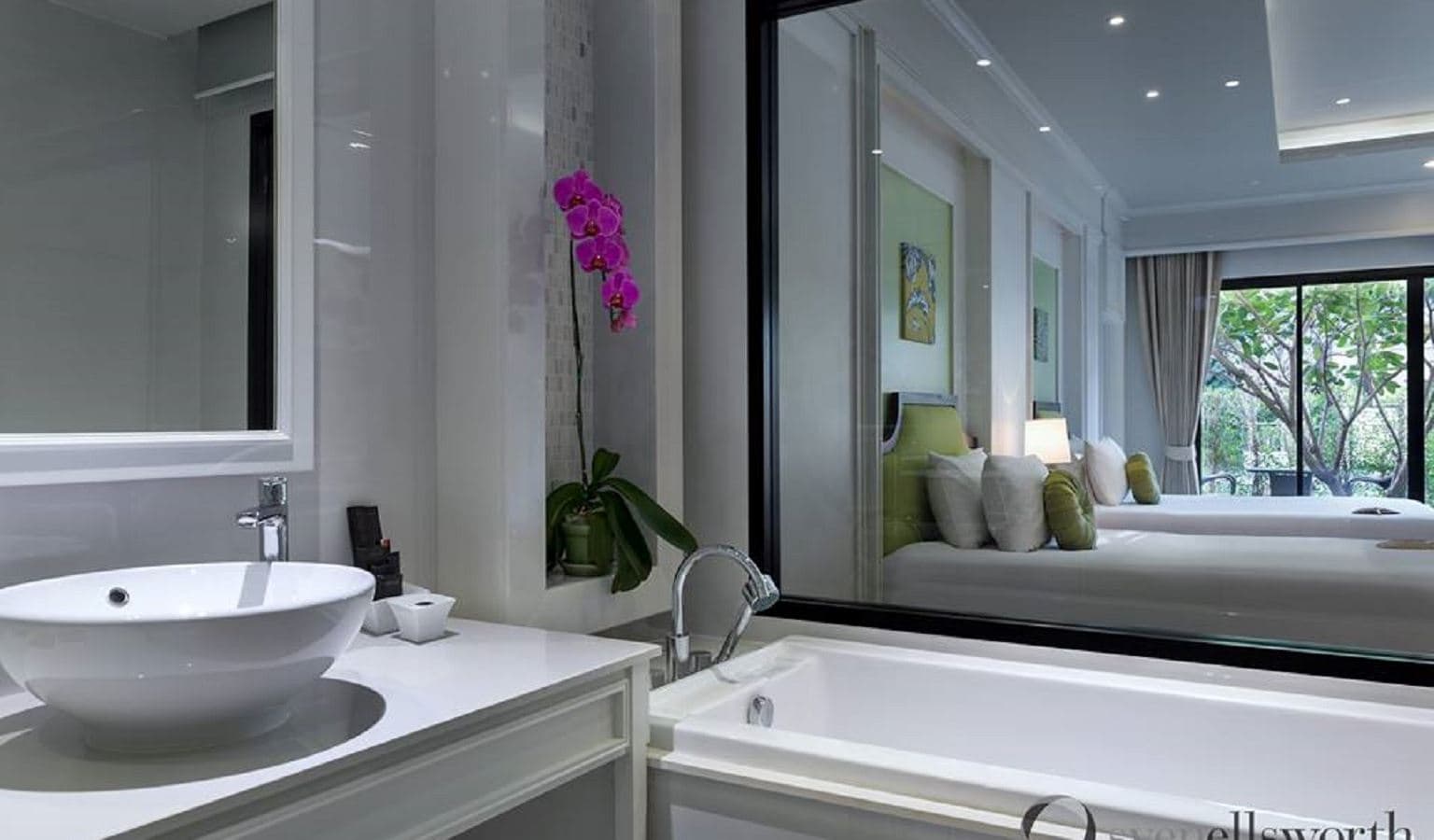 rooms-deluxe-garden-room
