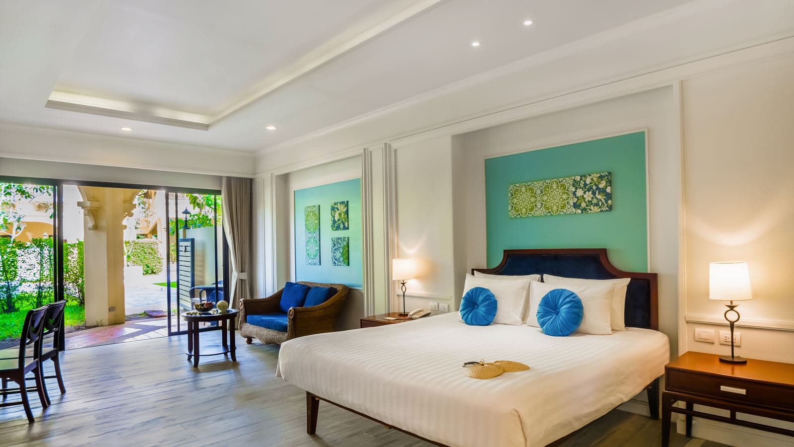 rooms-deluxe-garden-room